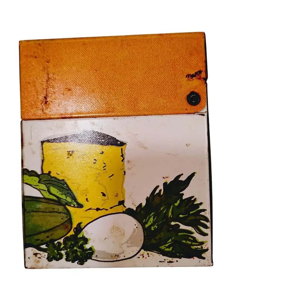 METAL FAVRORITE RECIPES BOX INDEX CARDS TABLE OF MEASUREMENTS GRANNYCORE VINTAGE